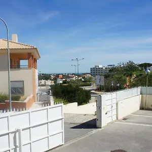 Casa de Férias Pool & Garden Oura Flat, Albufeira